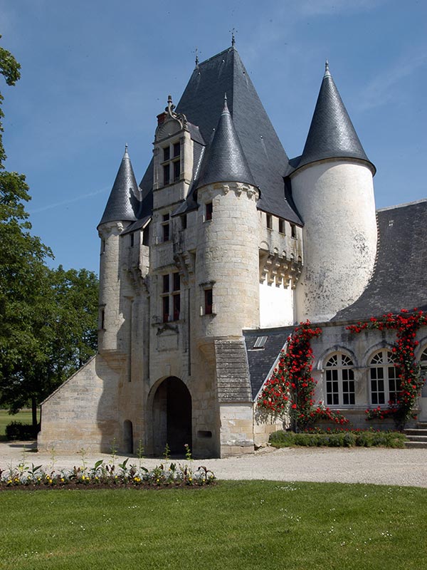 chateau_de_javarza_chef_boutonne.jpg